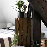 Make Up Garden B&B