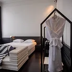 B&B Suites Feek
