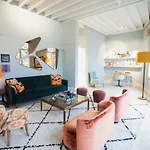 Oever House
