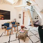 Oever House