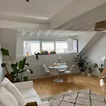 Quiet Rooftop Studio With Sunny Terrace