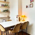 Artist\'S Nest Apartment
