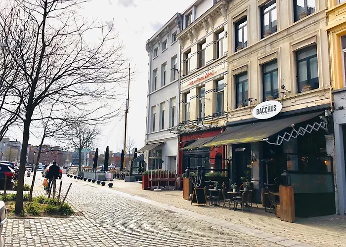 Bacchus Antwerpen - Rooms & Apartments