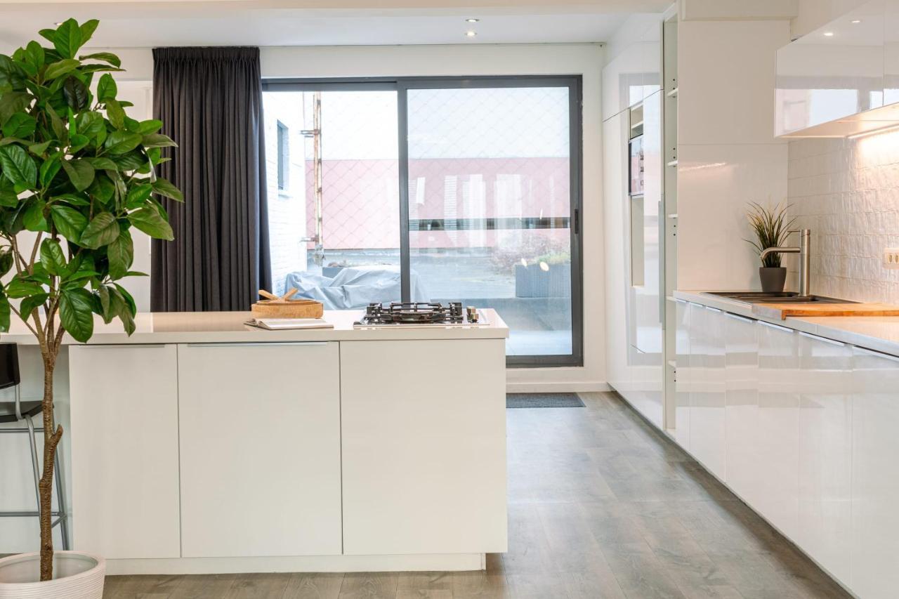 Modern And Spacious Apartment In Antwerpen For 4 Bedrooms * Antwerp