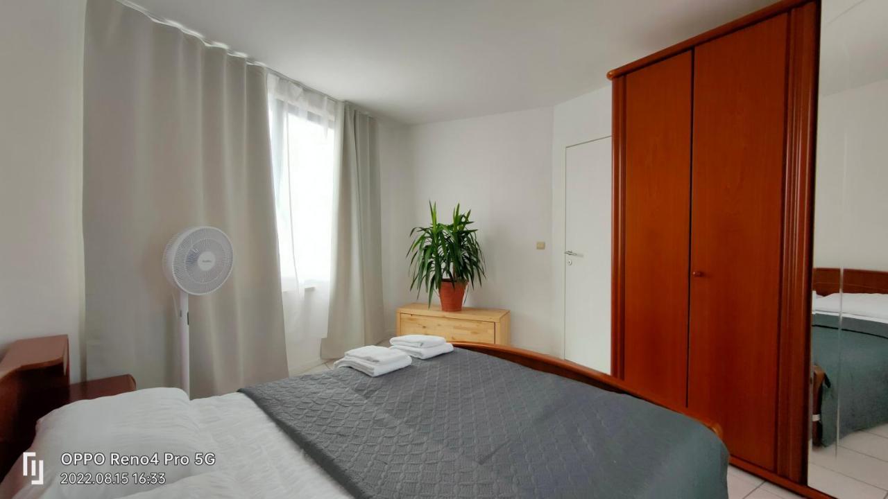 Mooi Slaapkamer! Proper En Compact Place Voor 3 * Antwerp