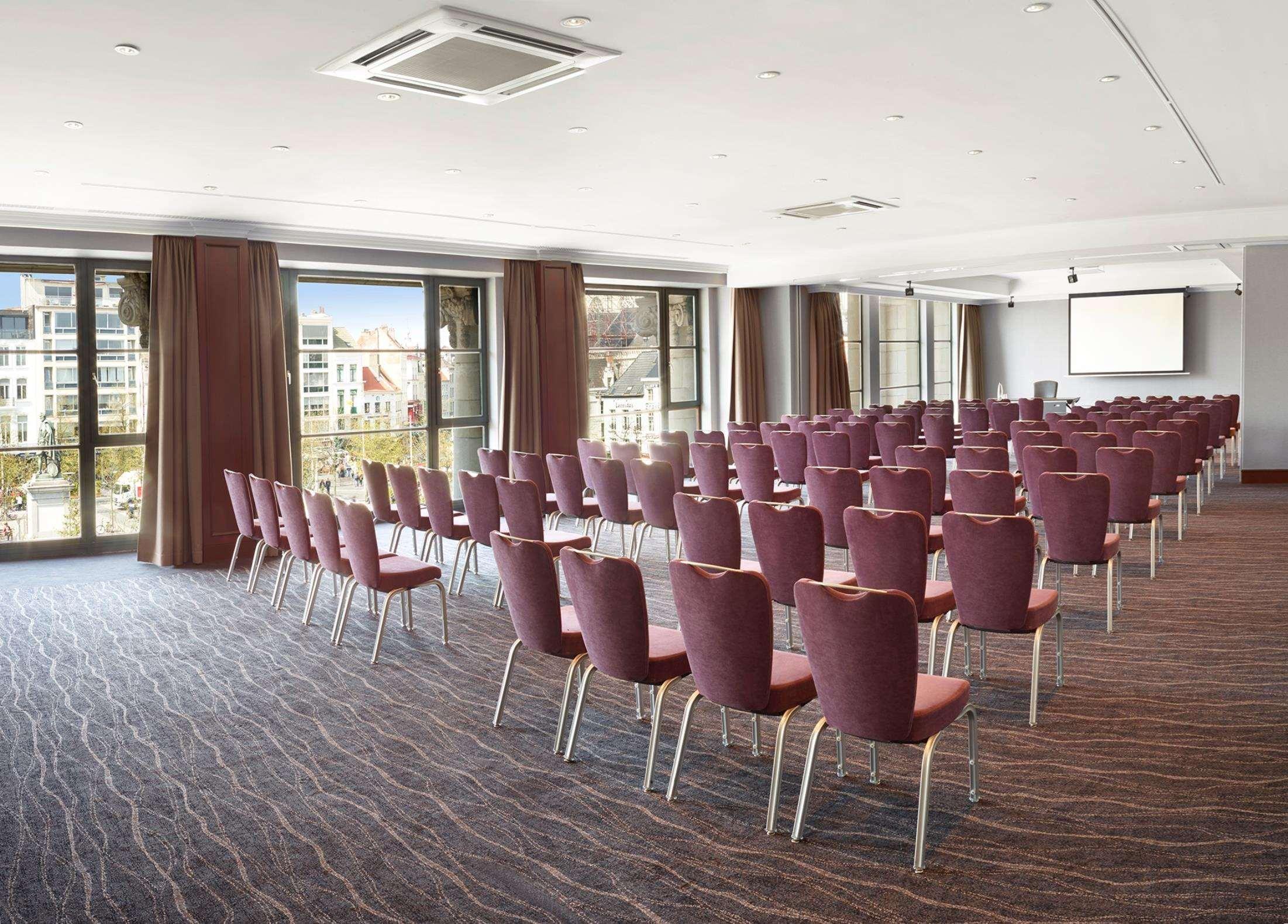 Hotel Hilton Old Town 4*