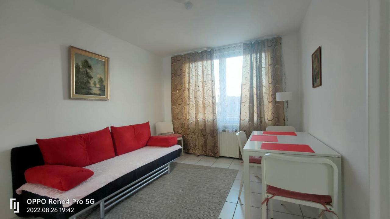 Mooi Slaapkamer! Proper En Compact Place Voor 3 Apartment *