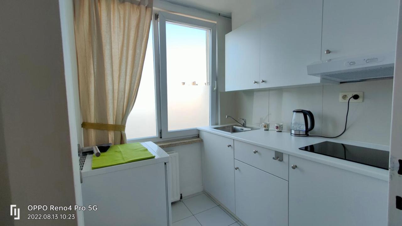 Mooi Slaapkamer! Proper En Compact Place Voor 3 Apartment
