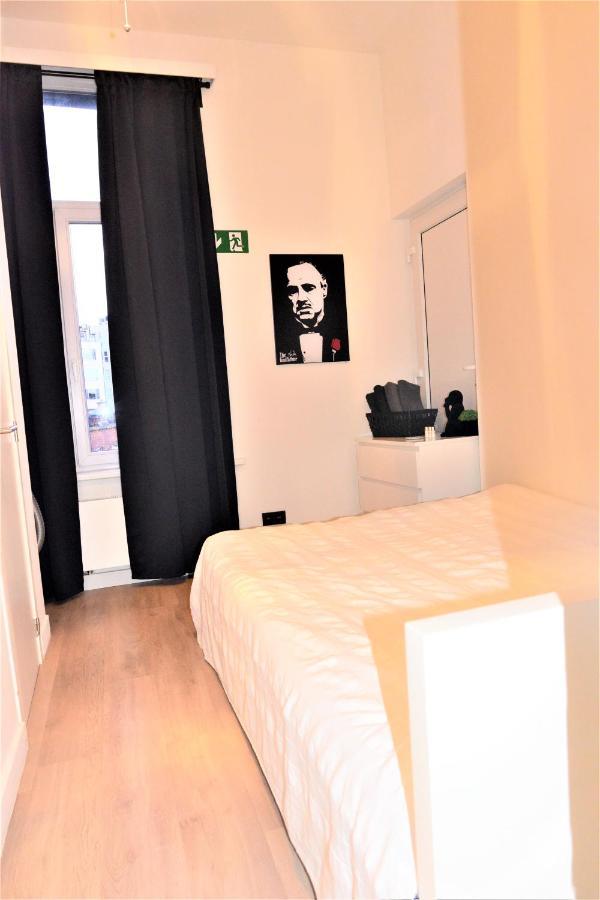 Apartment Sleep - Black And White Modern Flat With Cityview *