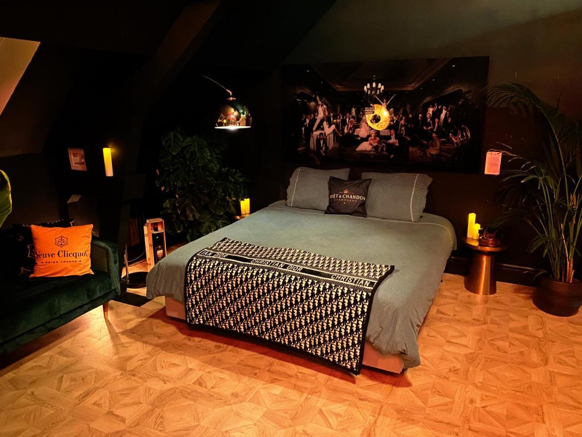Loco Paradiso - Two Kingsize Beds, Outdoor Terrace, Dj Booth, Bar, Cinema, Bathtub, Kitchen, Airco Apartment