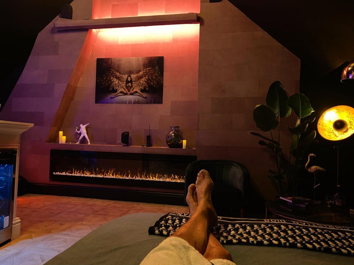 Loco Paradiso - Two Kingsize Beds, Outdoor Terrace, Dj Booth, Bar, Cinema, Bathtub, Kitchen, Airco Apartment *