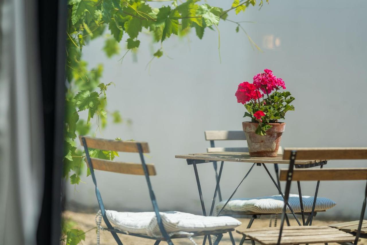 Loft Van 90 M² Met Grote Binnentuin. * Antwerpen