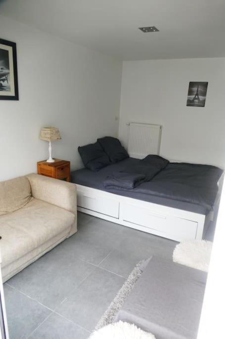 Apartment Studio With Kitchen, Shower Garden *