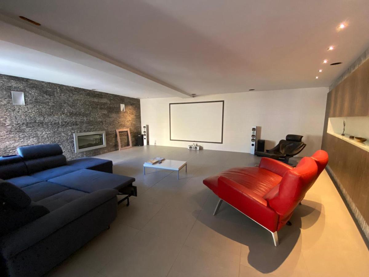 Loft Apartment *