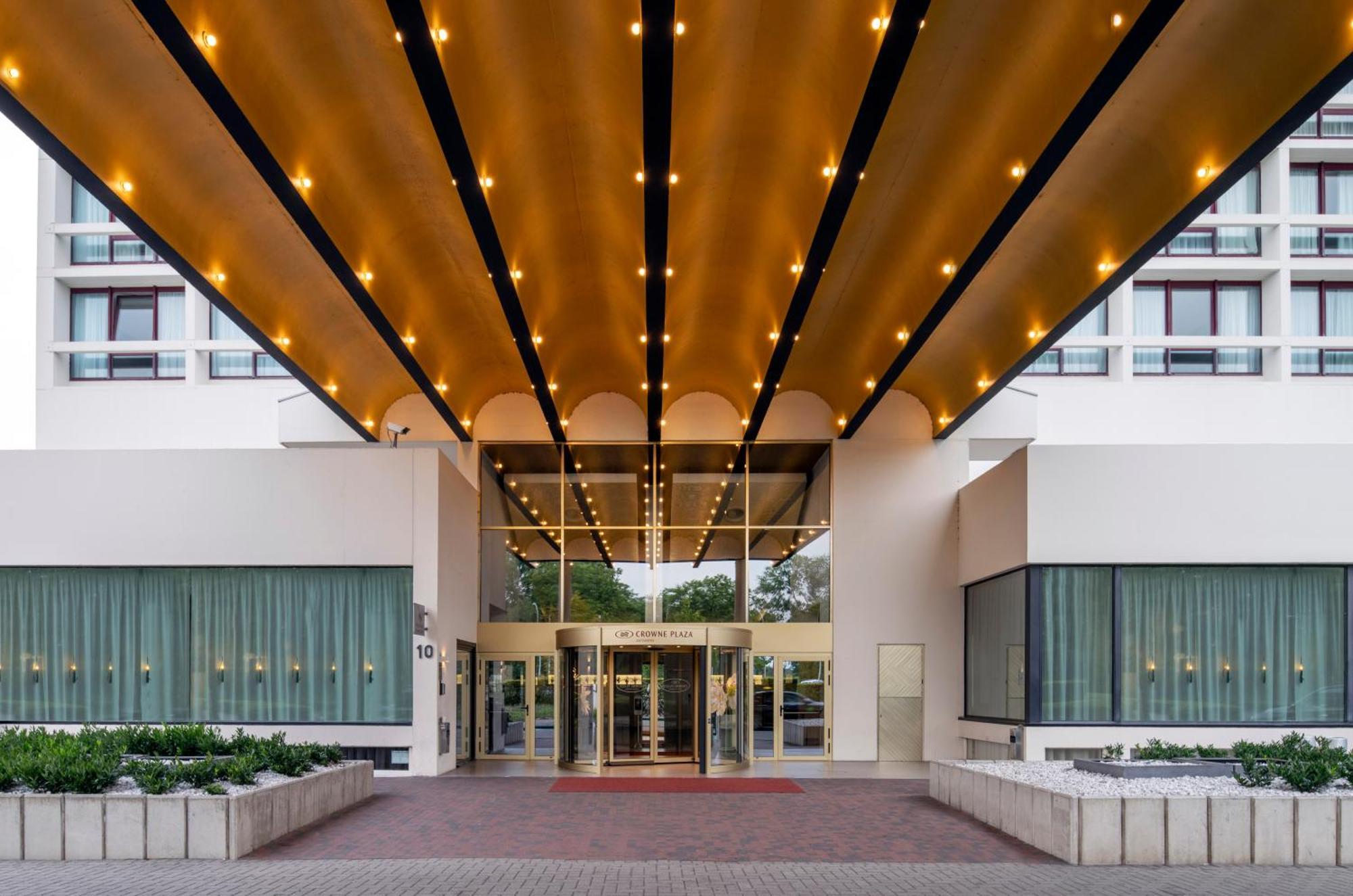 Crowne Plaza By Ihg