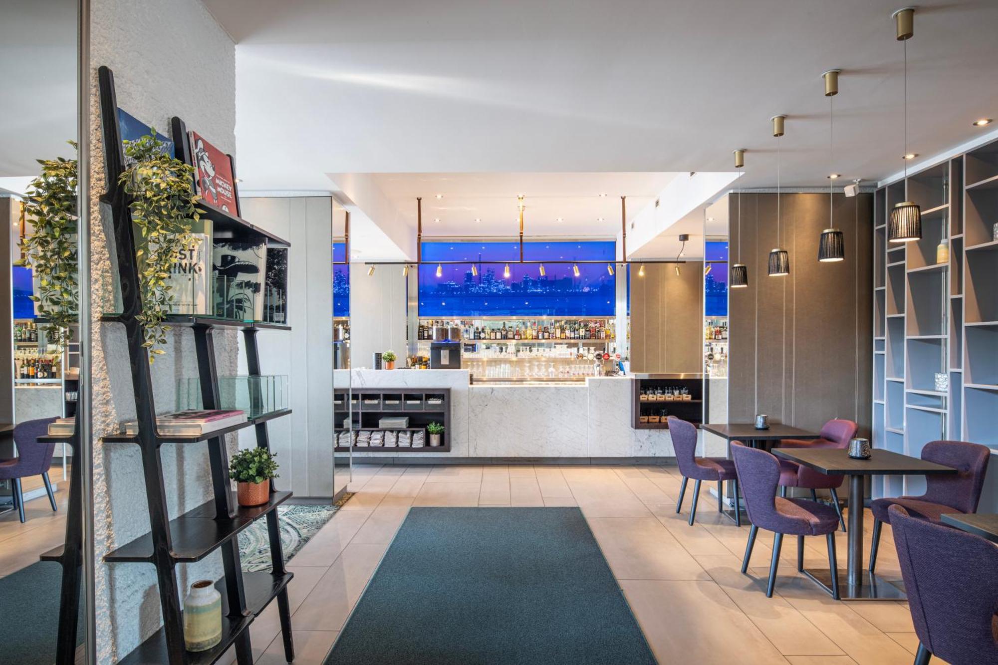 Crowne Plaza By Ihg 4*