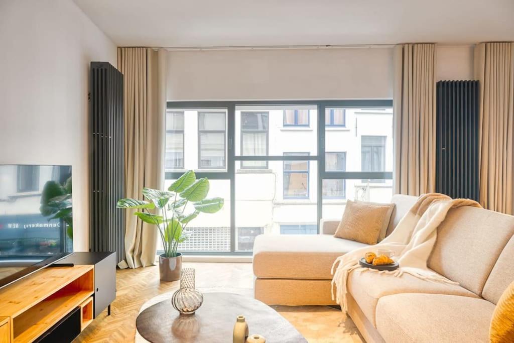 Ample 2-br In Appartement *