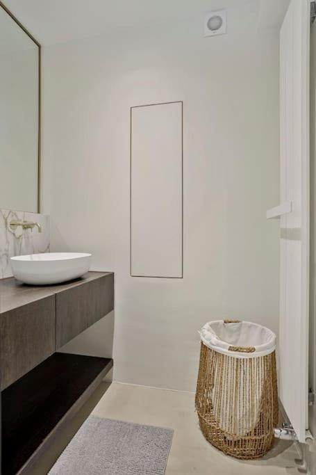 Deluxe 2-br In Apartment Antwerp