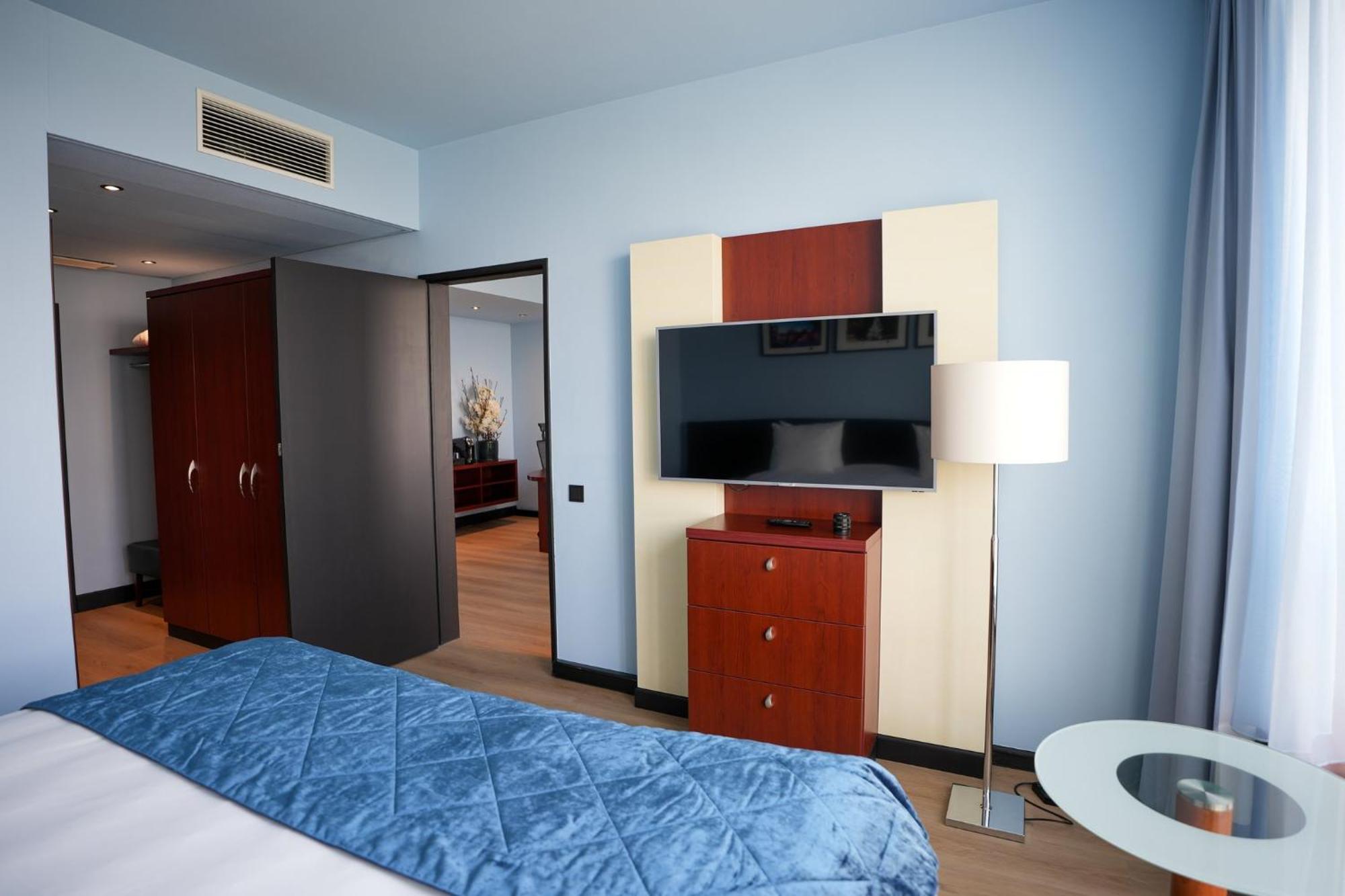 Hotel Crowne Plaza By Ihg 4*