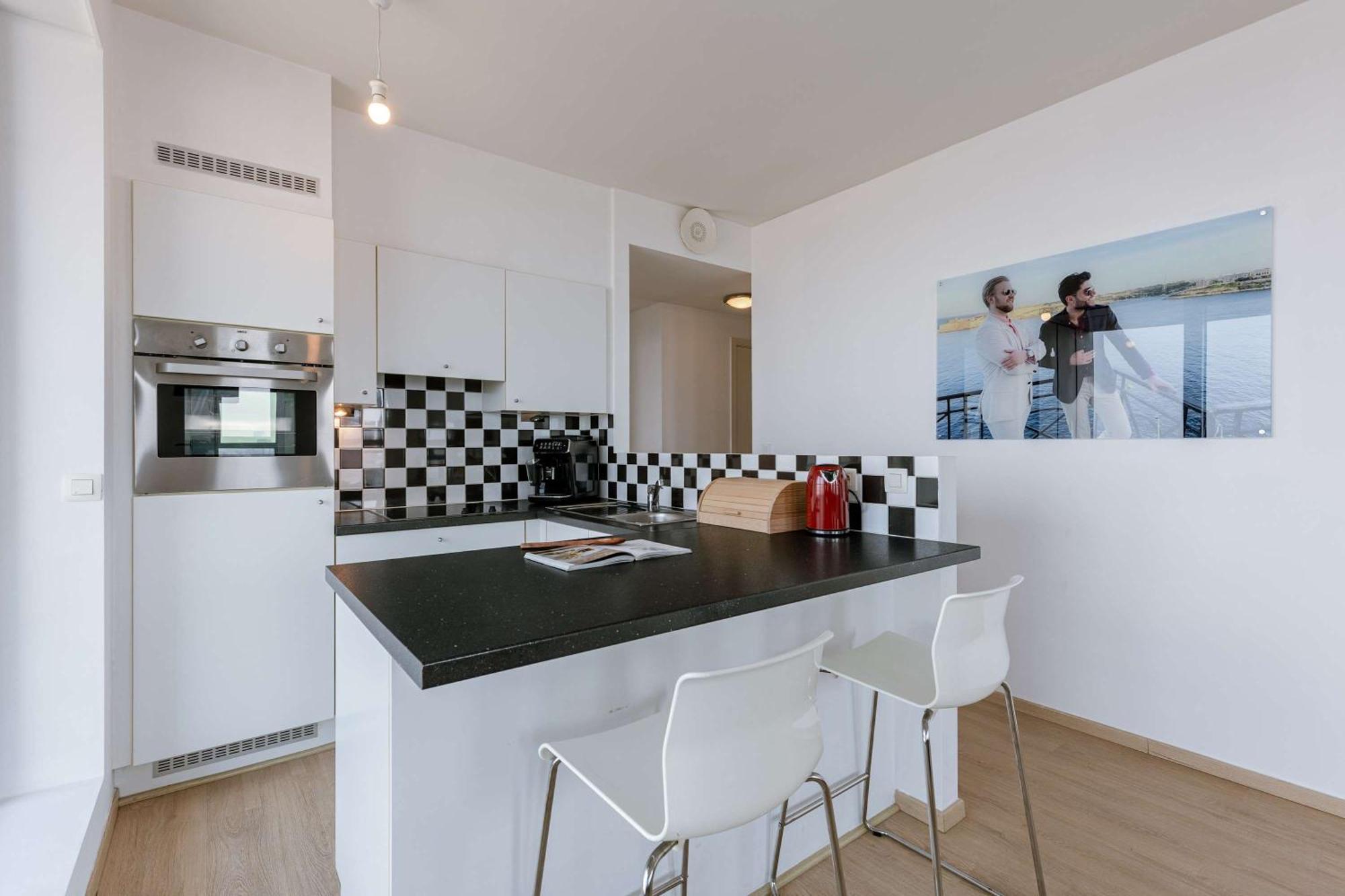 Huswell - Amazing In London Tower With Parking Apartment *