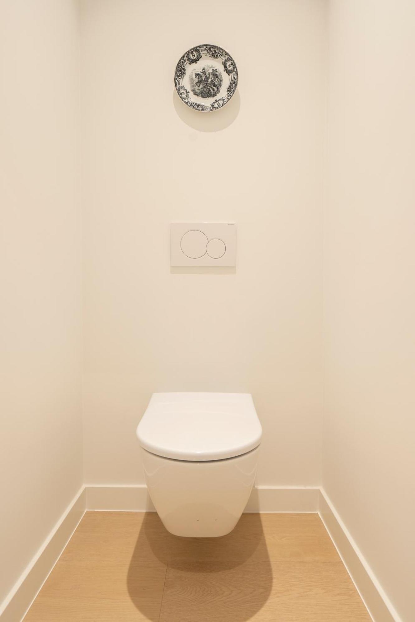 Shway - The First Mate's Watch Appartement