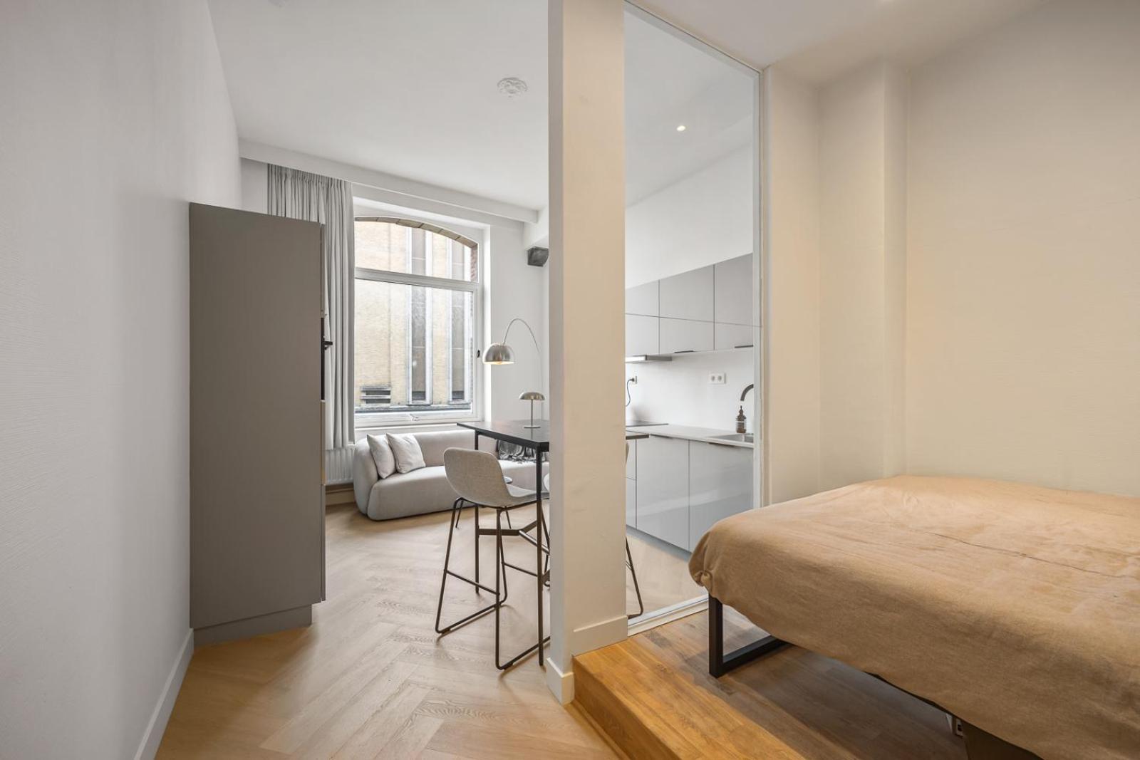 Riverside Apartment *