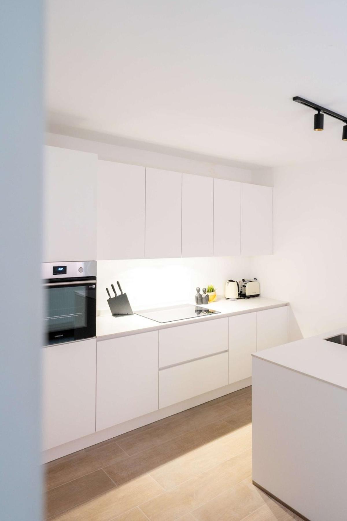 Apartment Spacious Getaway For 8 In Antwerp