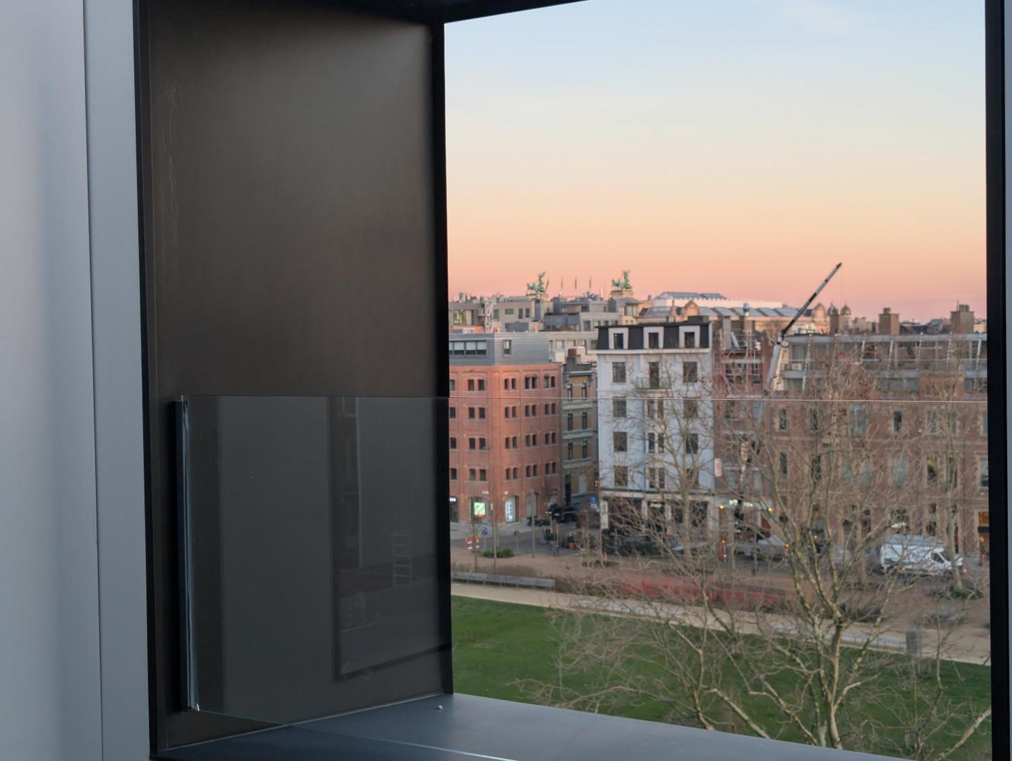 Luxury Duplex 2-story Apartment *