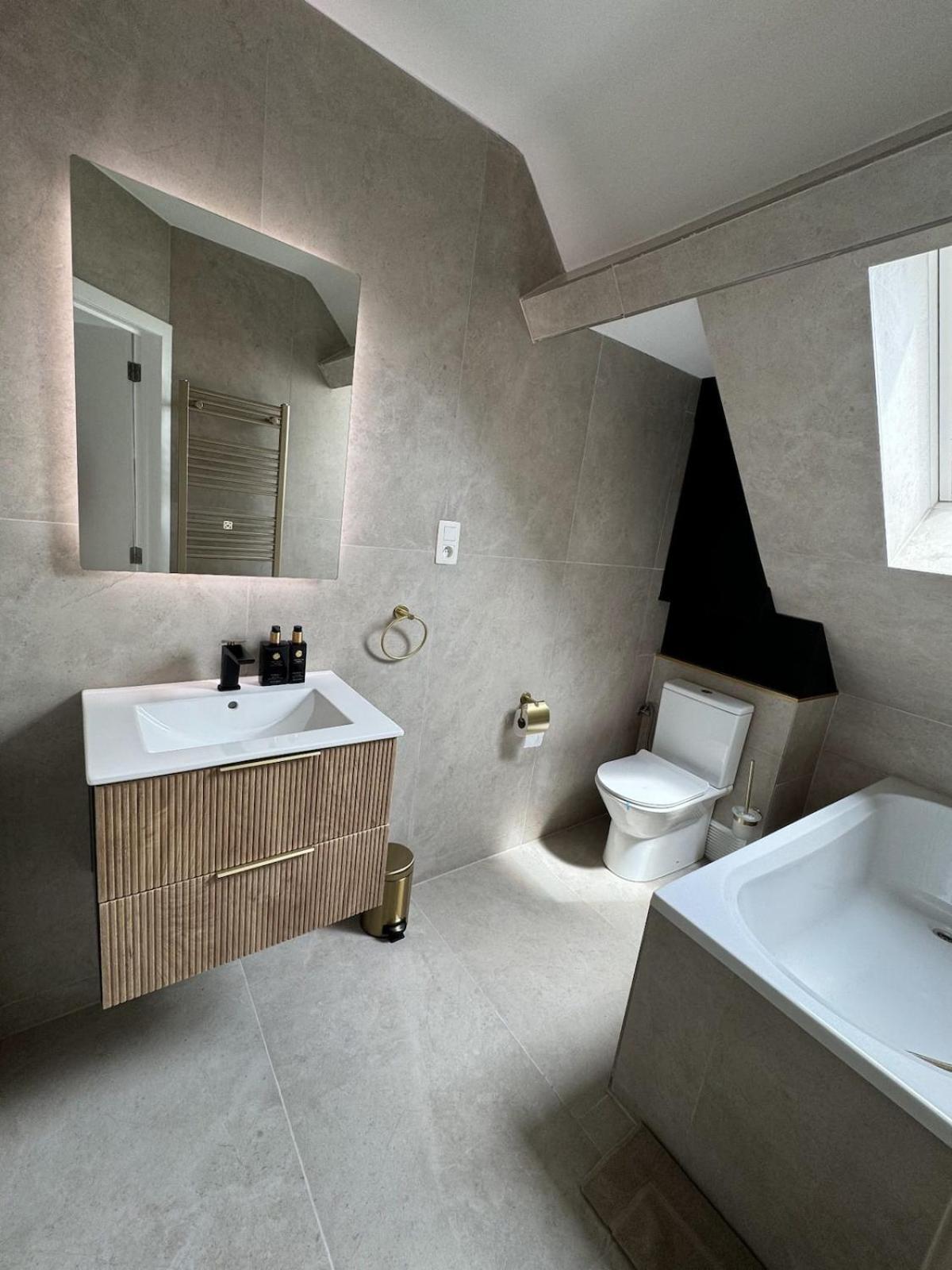 Luxury Suites Royal By Rikas Hotels