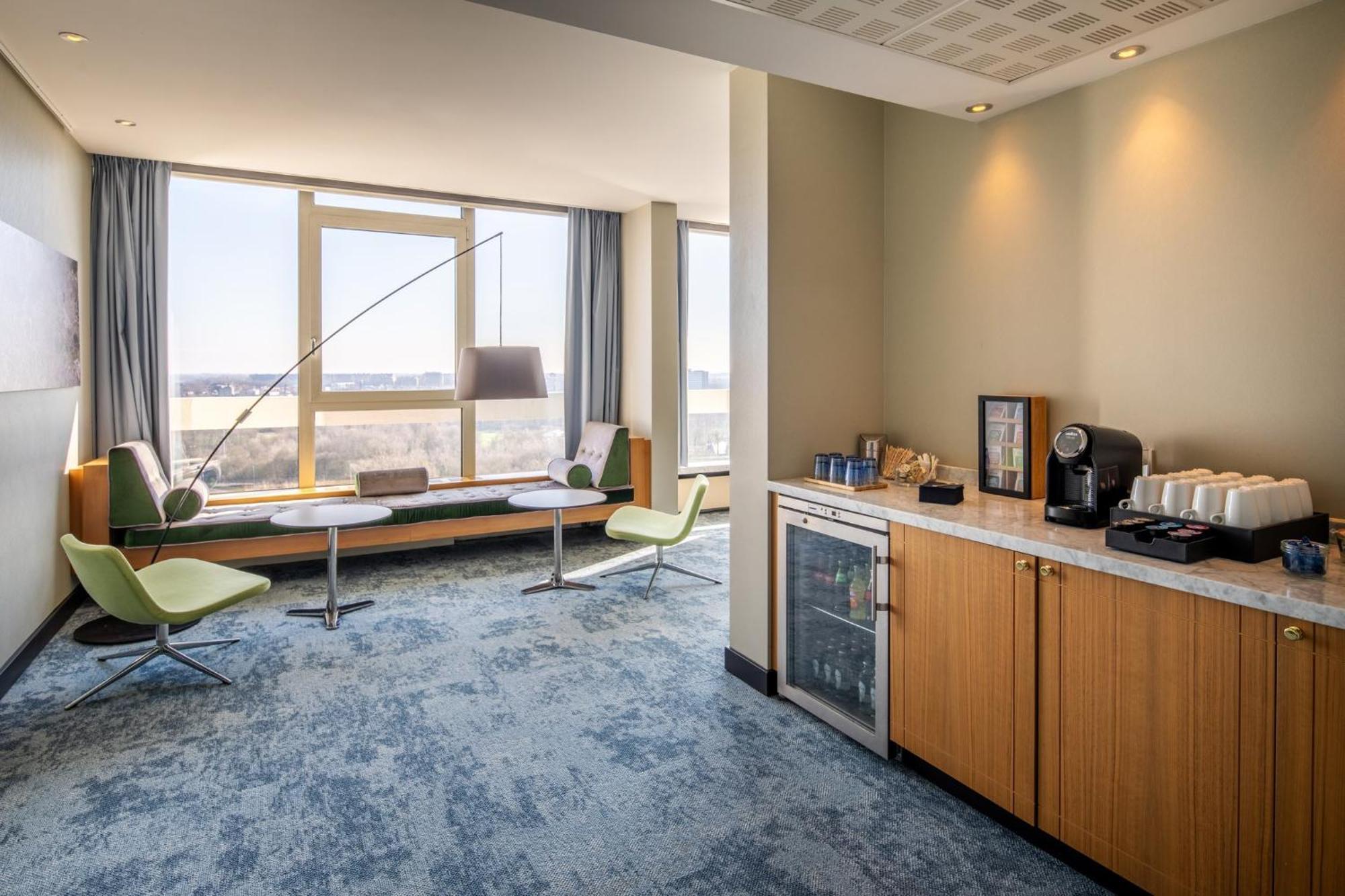 Crowne Plaza By Ihg 4*