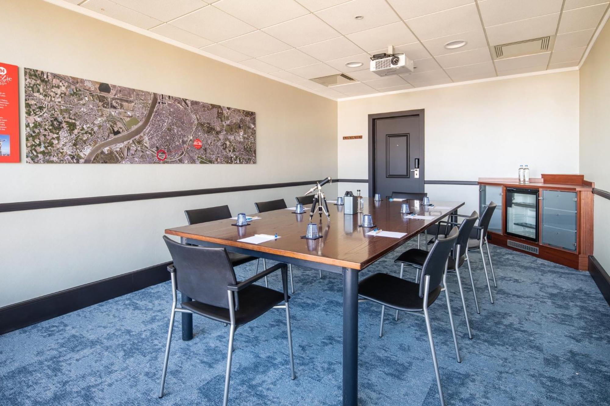 Hotel Crowne Plaza By Ihg 4*