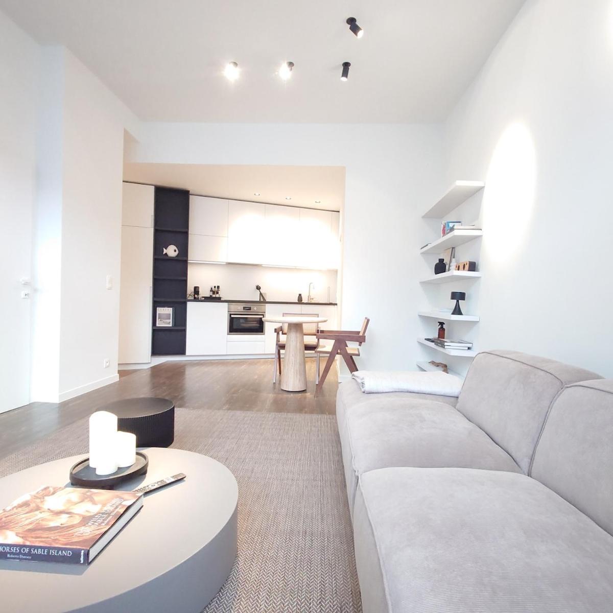 T'zuid With Underground Parking Apartment *