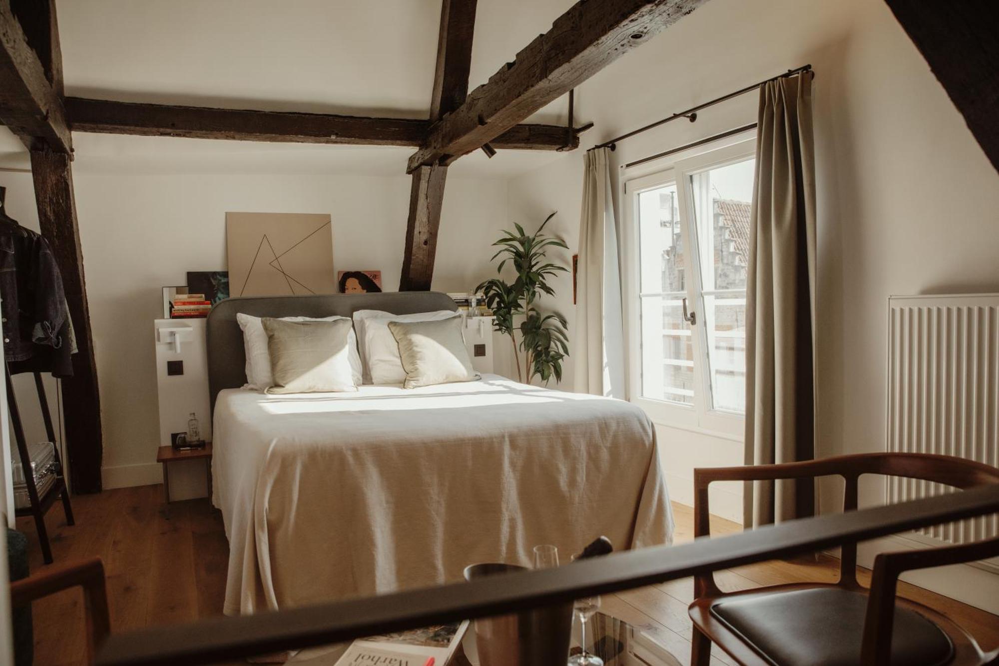 A Place - Boutique & Flats - Oude Koornmarkt 1 *