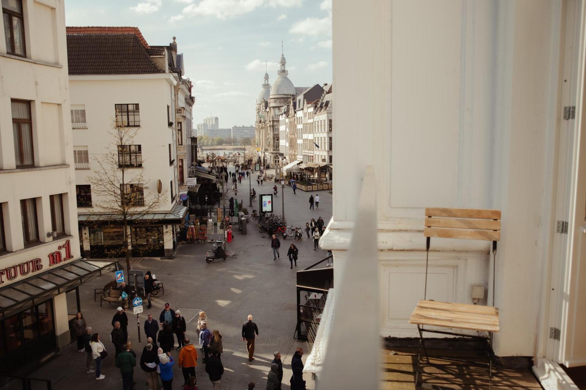 A Place - Boutique & Flats - Oude Koornmarkt 1 Antwerp