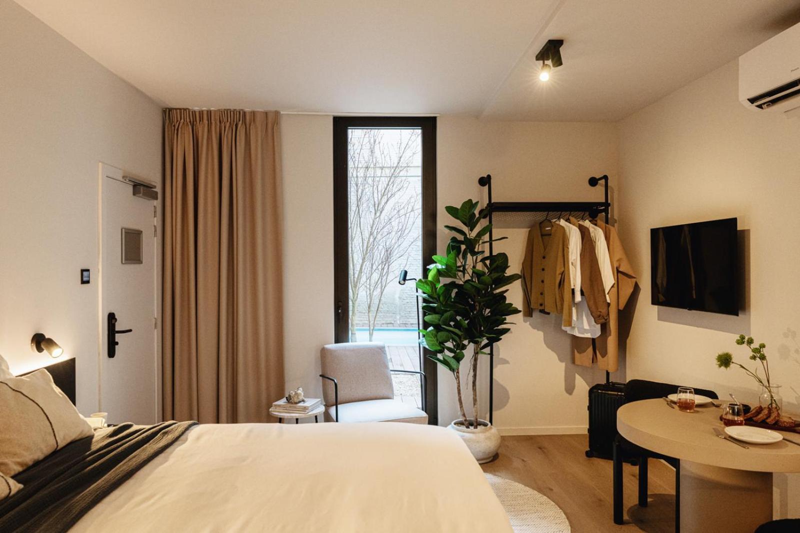 Raibu Hotel *