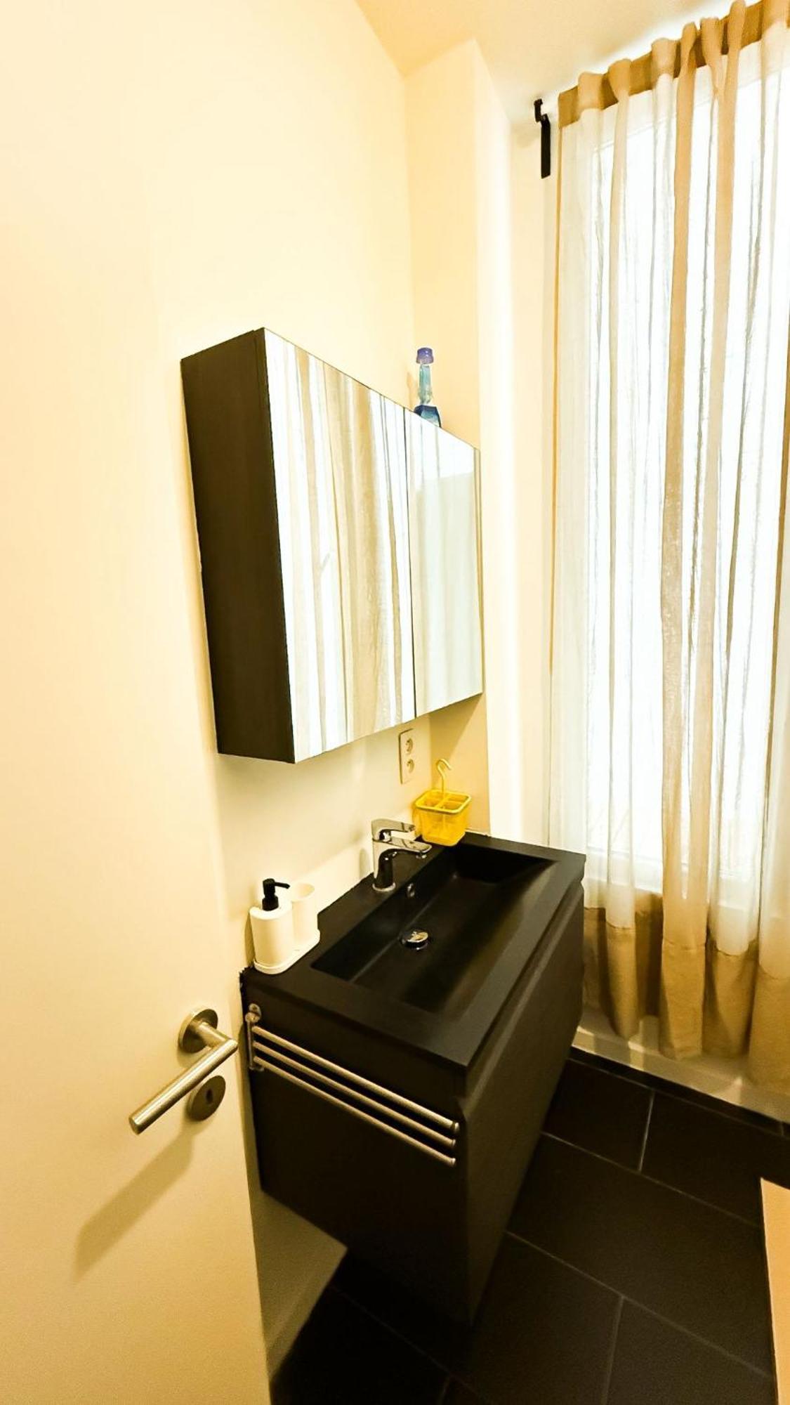 Stylish On The Waterfront Near Historic Center Vakantiehuis Antwerpen