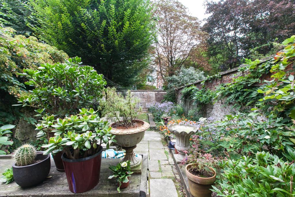 Quatre20cinq Bed & Breakfast Antwerpen