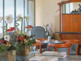 Colombus Hotel 3*