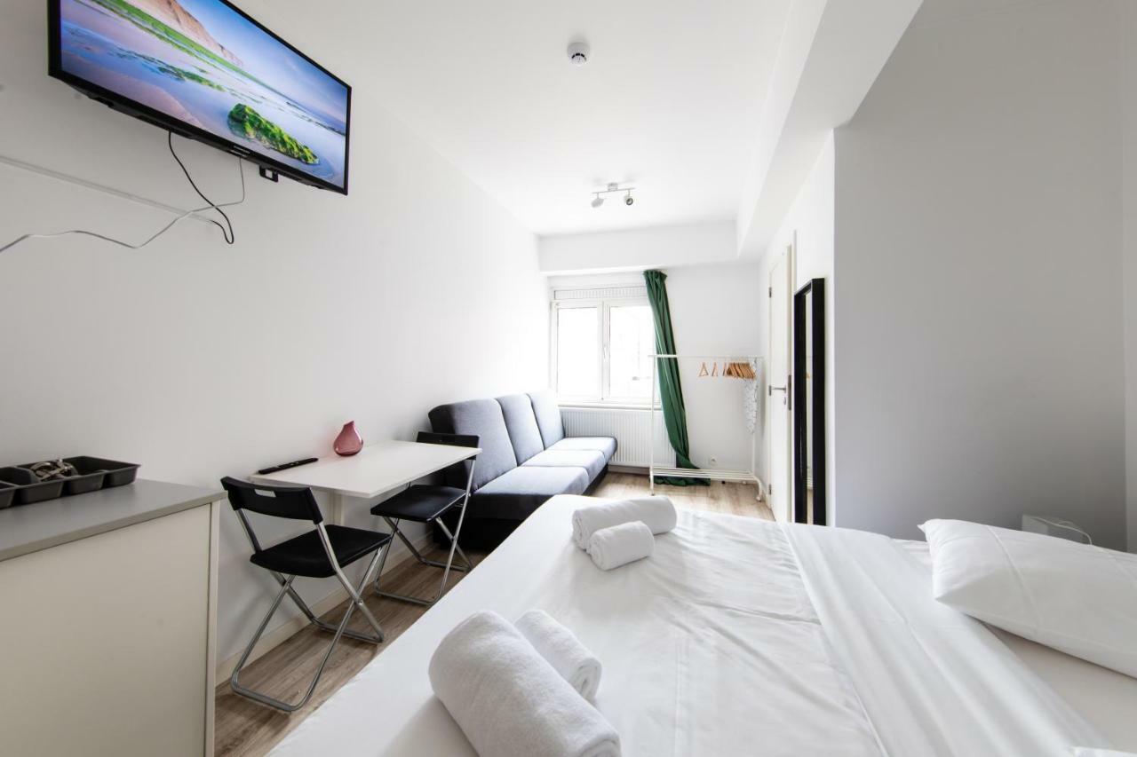 Flat In The Heart Of Centrum Apartment