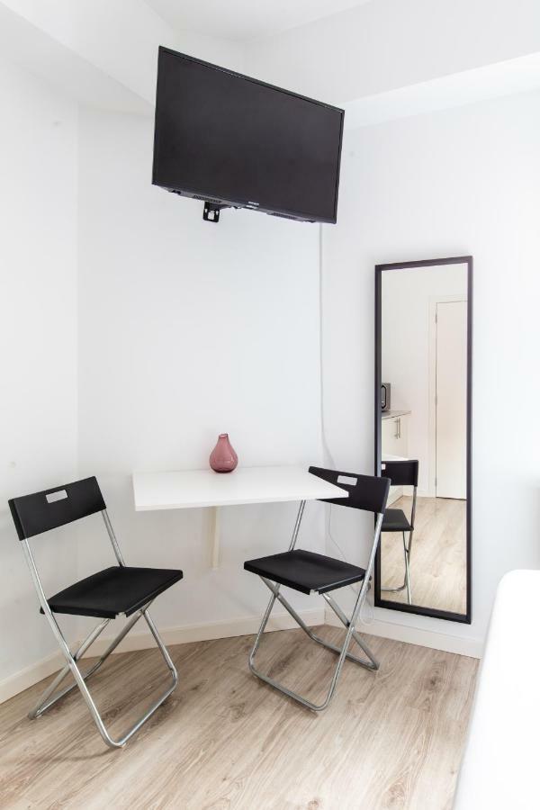 Flat In The Heart Of Centrum Apartment