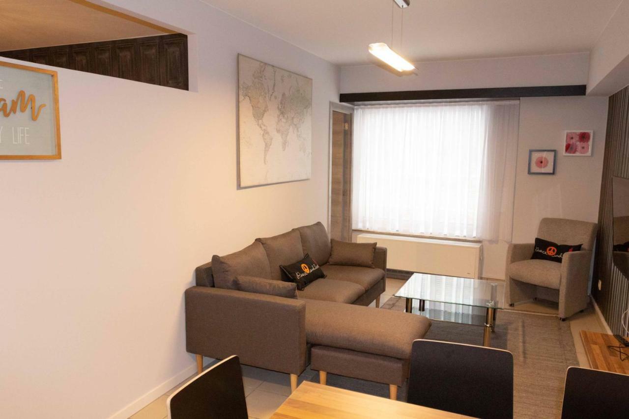 Renovated In Center Apartment *