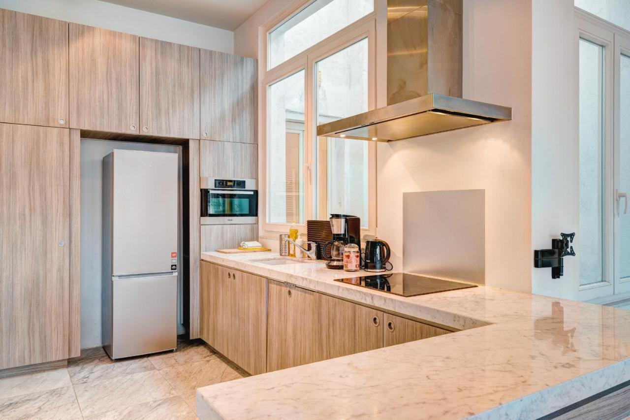 Three Bedroom Marble In The Heart Of Apartment