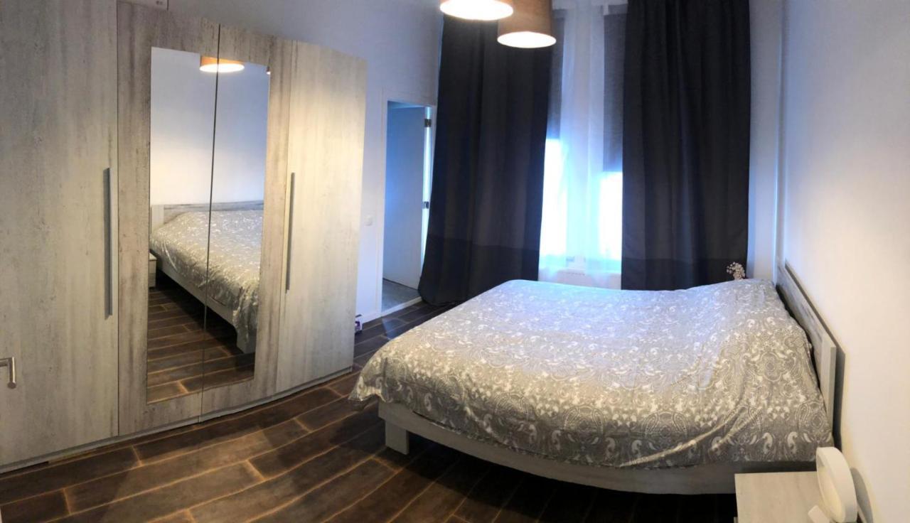 Apartment Your ! *