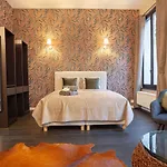 Luxury Suites Royal