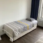Lichtrijk mooi appartement met zicht op hof van Roosendael