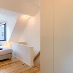 Stylishly Furnished Private Home In A Vibrant Area