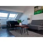 Central Perk Apartments-Antwerp