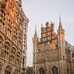 Beautiful City Apartment With A Great River View