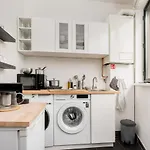 Simone\'S Kitchen - Studios