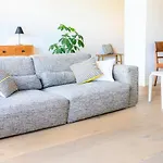 Stylish And Spacious City Center Apartment